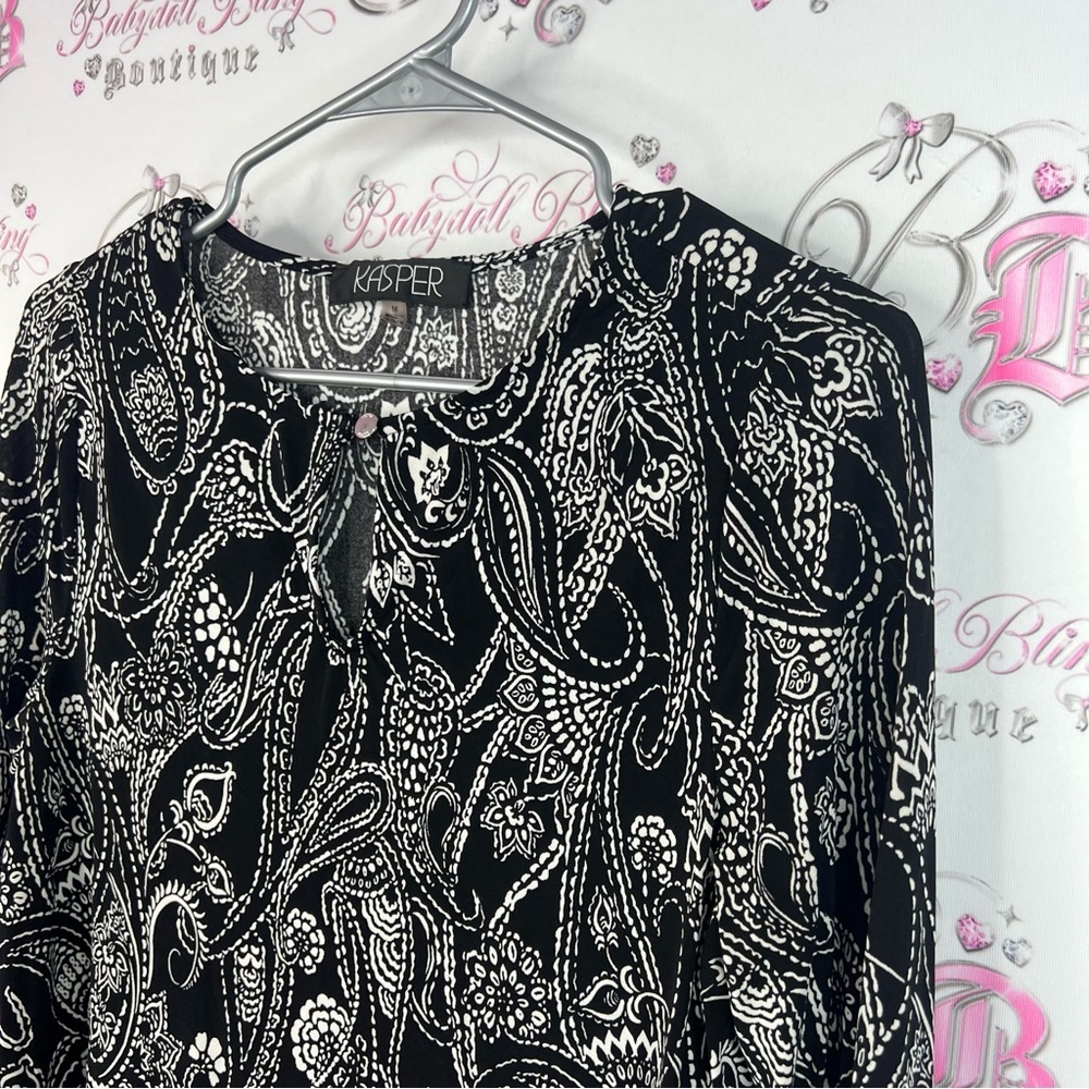 Kasper long sleeve blouse bell bottom sleeves Black and White Paisley Blouse - Picture 4 of 8